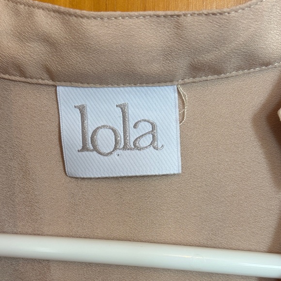 Lola Women's Blouse in Soft Beige - Picture 5 of 8